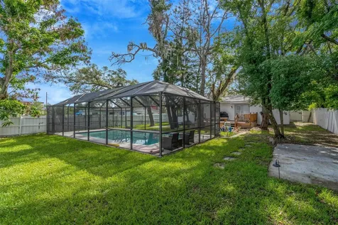8732 Overlook Drive Tampa FL 33617