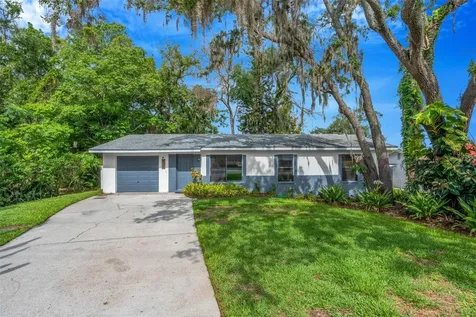 8732 Overlook Drive Tampa FL 33617