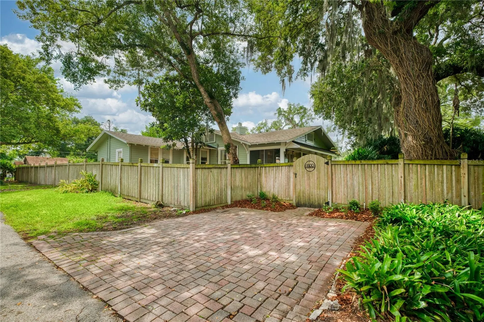 1800 Carlton Drive Orlando FL 32806