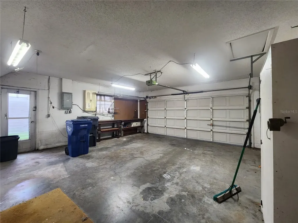 848 Ponderosa Pine Lane Sarasota FL 34243