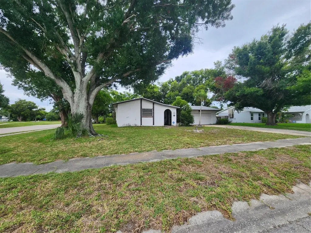 848 Ponderosa Pine Lane Sarasota FL 34243