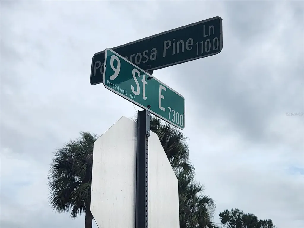 848 Ponderosa Pine Lane Sarasota FL 34243