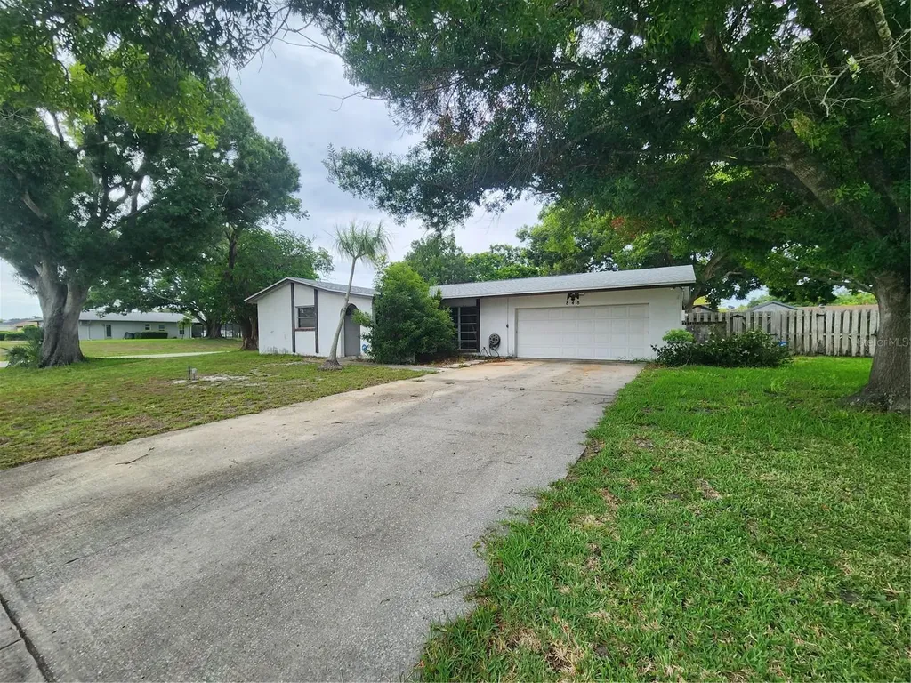 848 Ponderosa Pine Lane Sarasota FL 34243