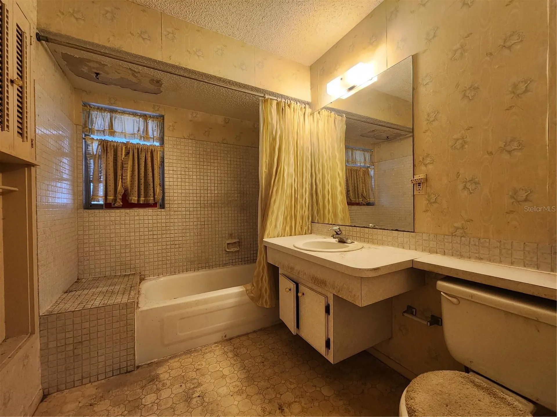 848 Ponderosa Pine Lane Sarasota FL 34243