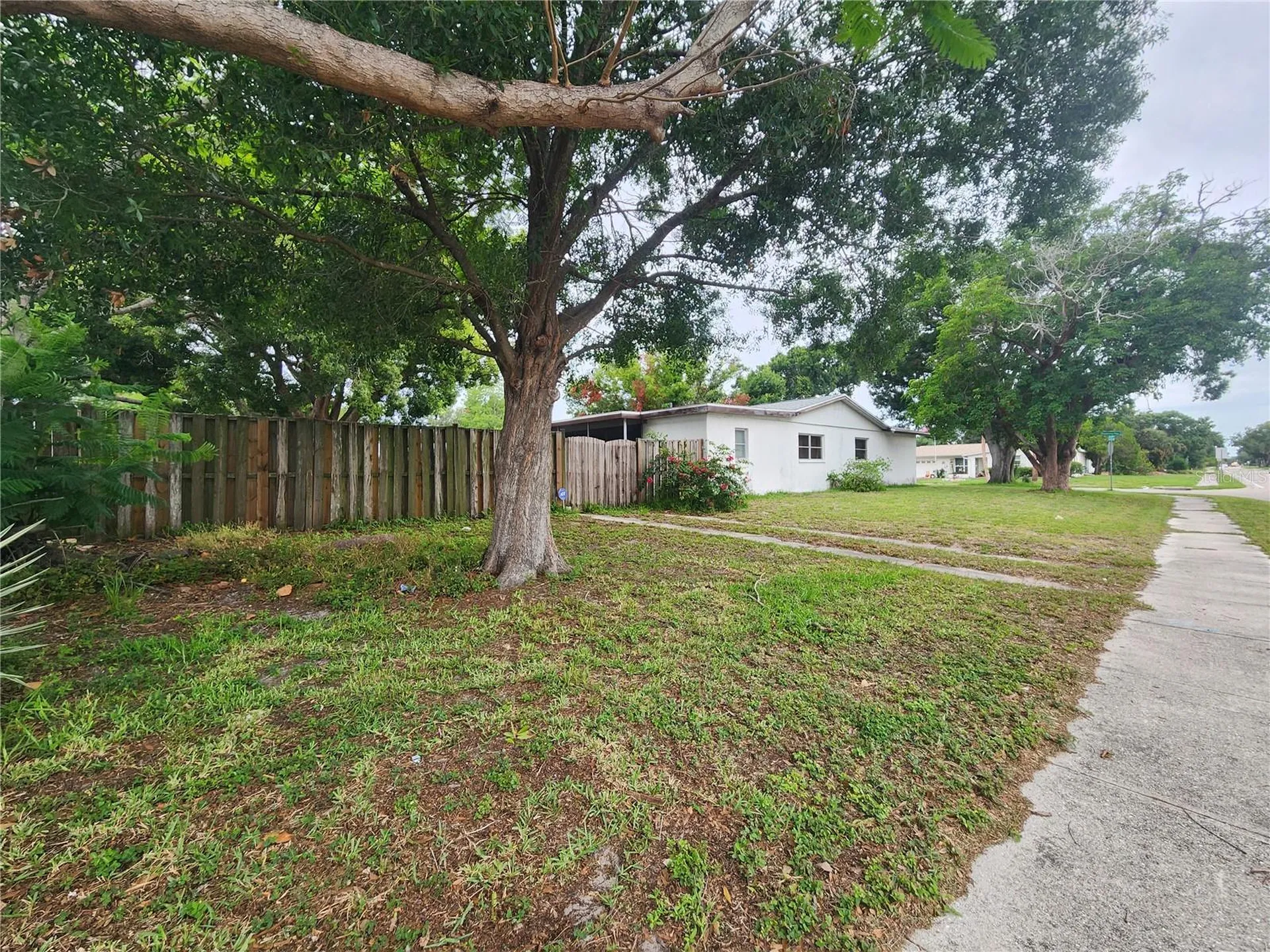 848 Ponderosa Pine Lane Sarasota FL 34243