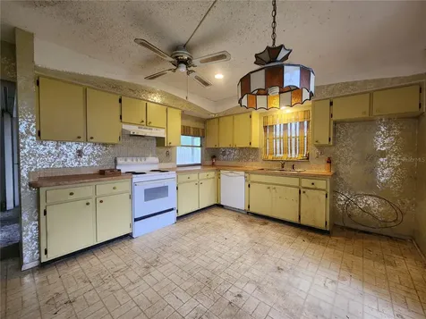 848 Ponderosa Pine Lane Sarasota FL 34243