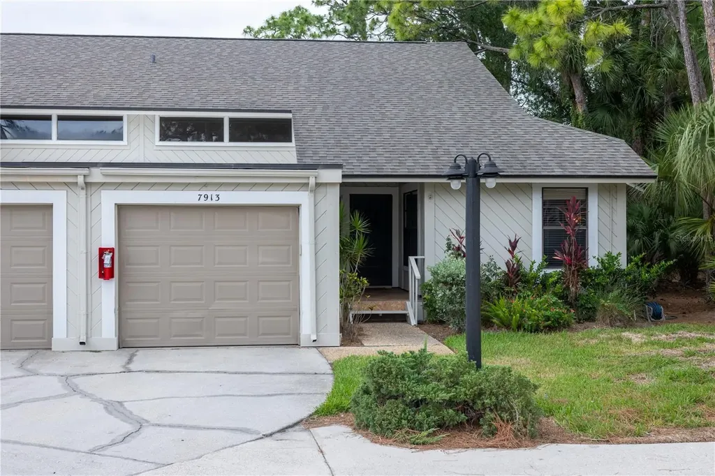 7913 Pineglen Court Sarasota FL 34238
