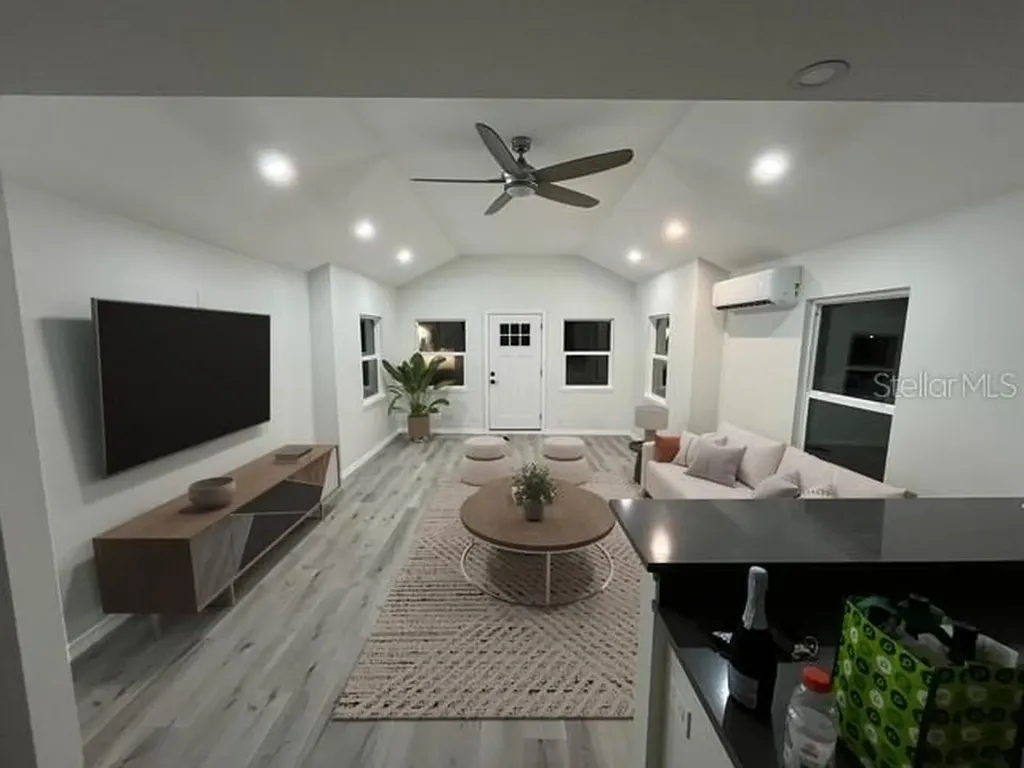 1574 Ewing Avenue Clearwater FL 33756