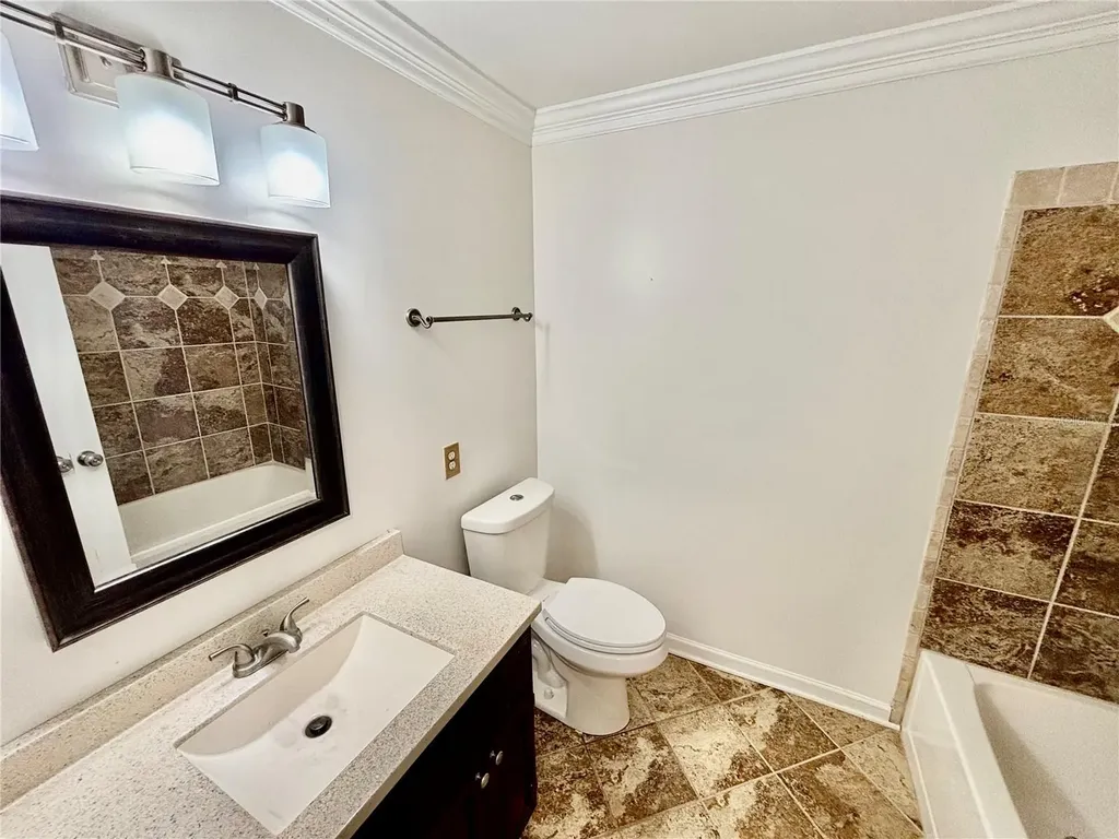 124 Bishop Street Auburndale FL 33823