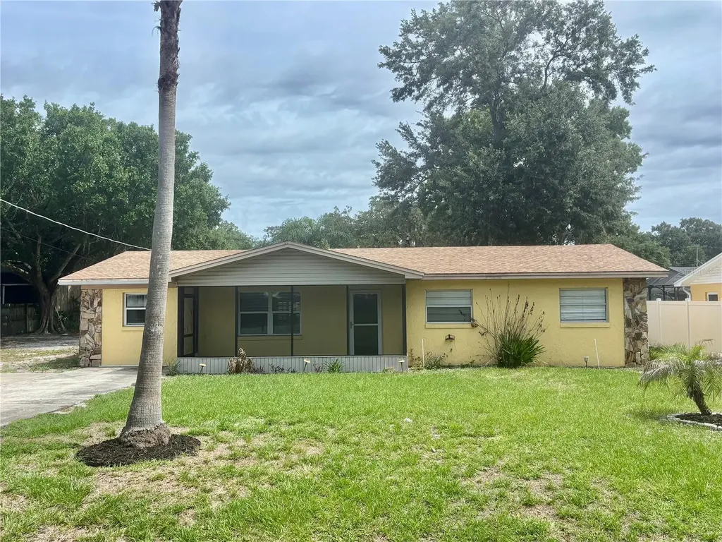 124 Bishop Street Auburndale FL 33823