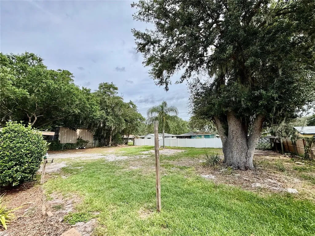 124 Bishop Street Auburndale FL 33823