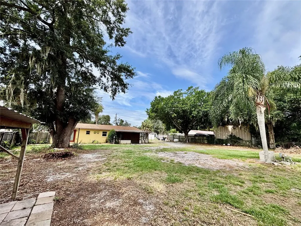 124 Bishop Street Auburndale FL 33823