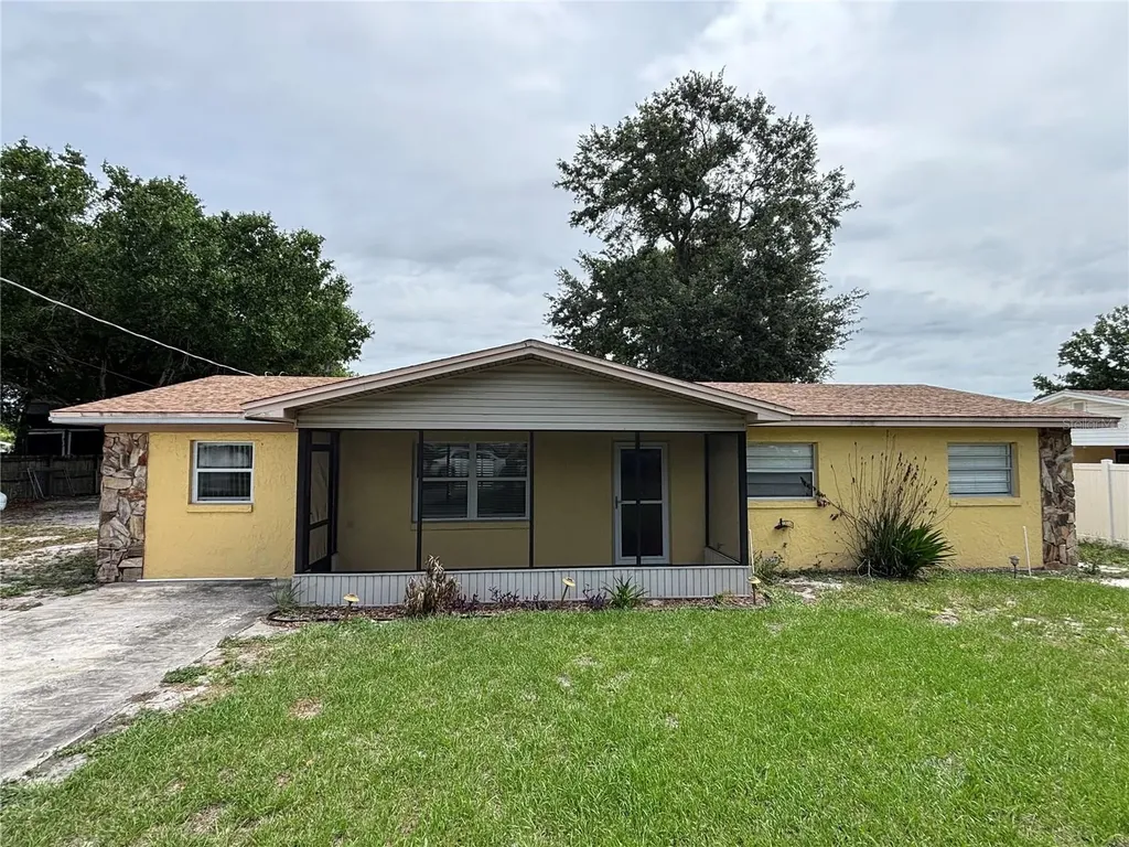 124 Bishop Street Auburndale FL 33823