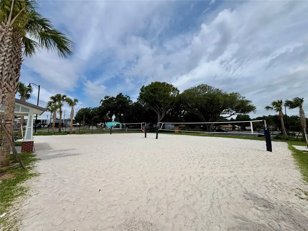 124 Bishop Street Auburndale FL 33823