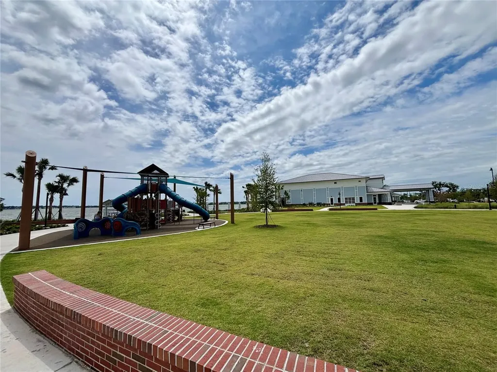 124 Bishop Street Auburndale FL 33823
