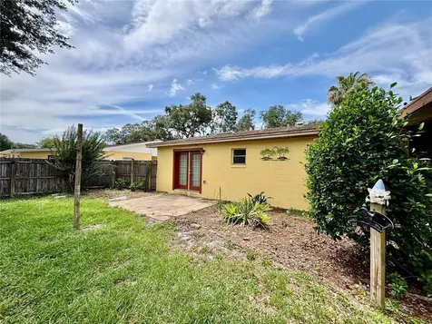 124 Bishop Street Auburndale FL 33823