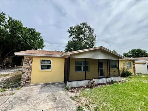 124 Bishop Street Auburndale FL 33823