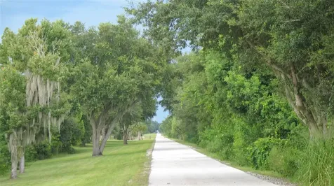 124 Bishop Street Auburndale FL 33823