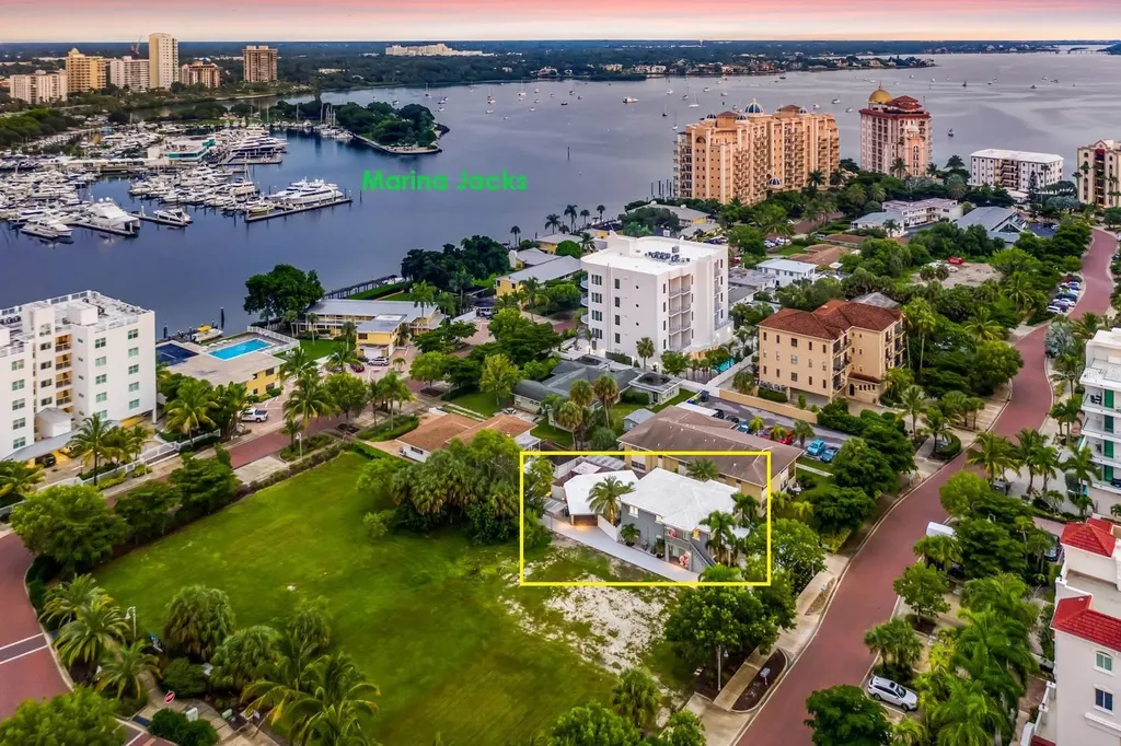 161 Golden Gate Point Sarasota FL 34236