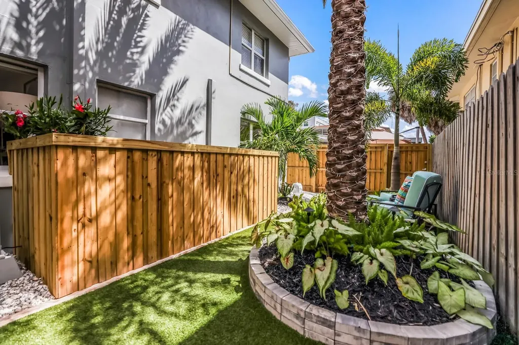 161 Golden Gate Point Sarasota FL 34236