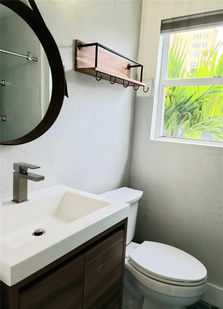 161 Golden Gate Point Sarasota FL 34236