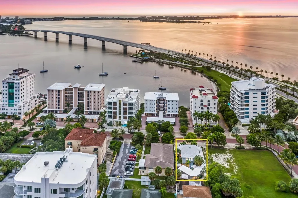 161 Golden Gate Point Sarasota FL 34236
