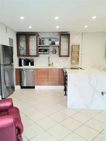 161 Golden Gate Point Sarasota FL 34236