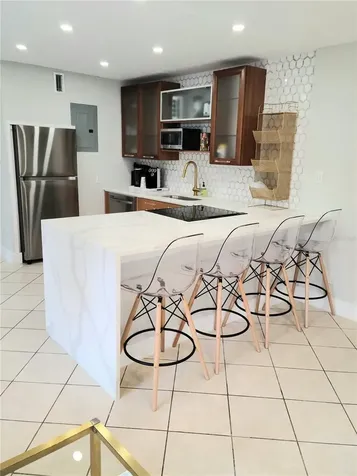161 Golden Gate Point Sarasota FL 34236