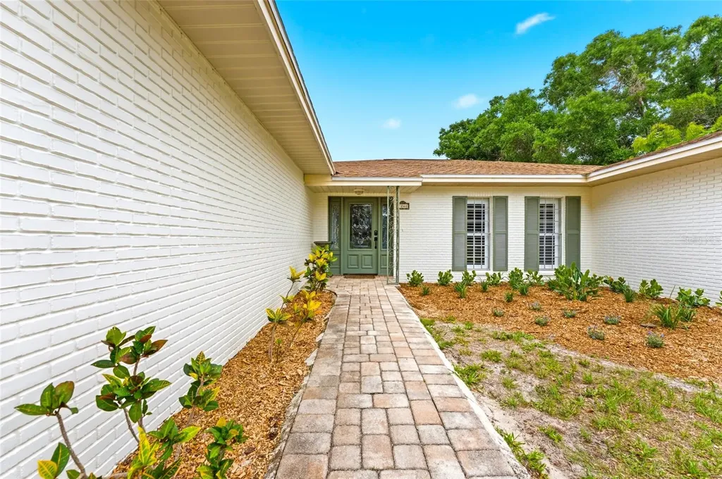 7202 Spring Valley Drive Tampa FL 33615