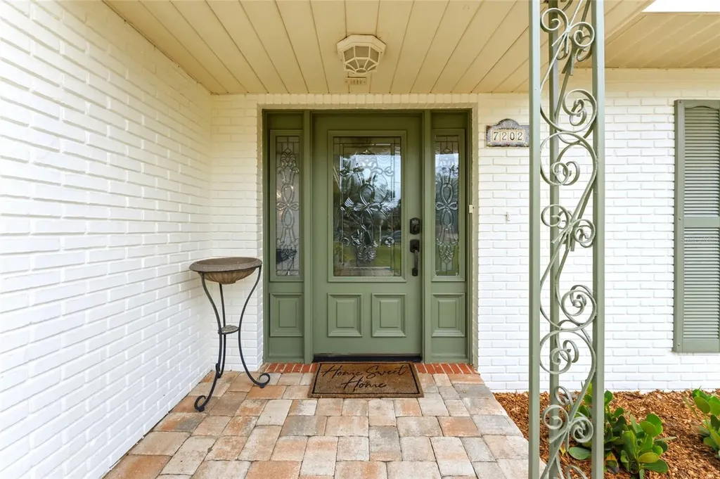 7202 Spring Valley Drive Tampa FL 33615