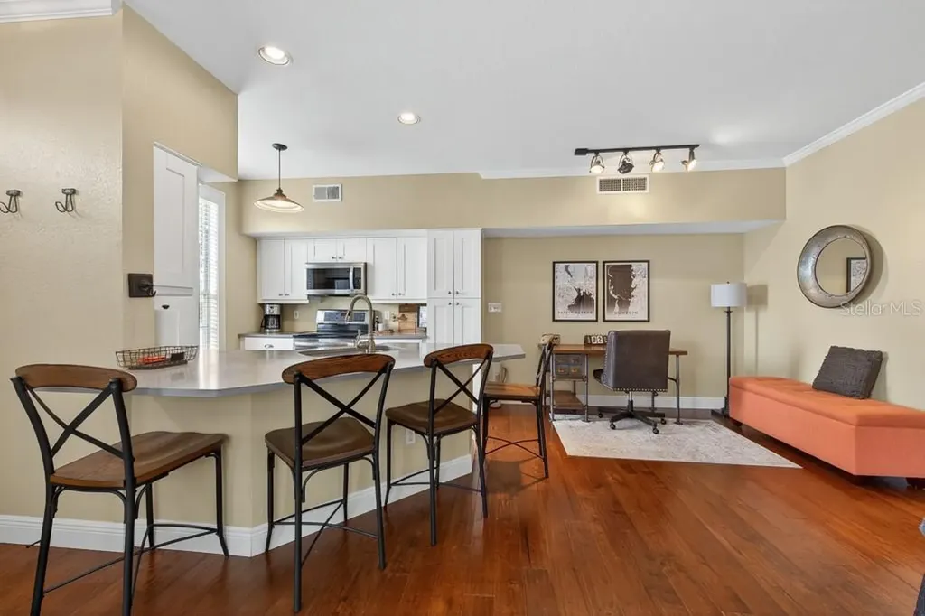 9356 Lake Chase Island Way Tampa FL 33626