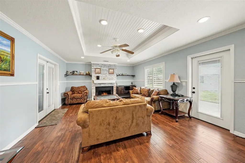 411 Merlin Court Brandon FL 33510