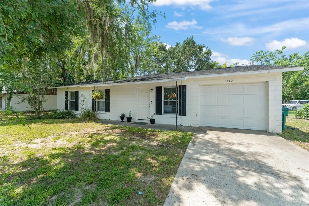 2710 W County Road 44 Eustis FL 32726
