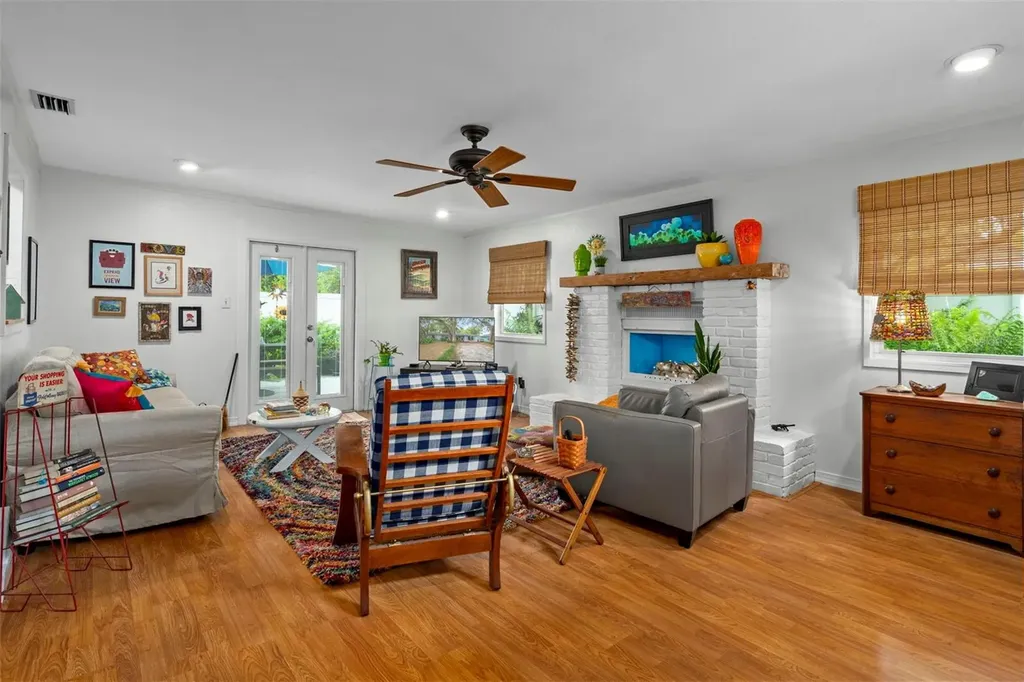 818 Wilkie Street Dunedin FL 34698