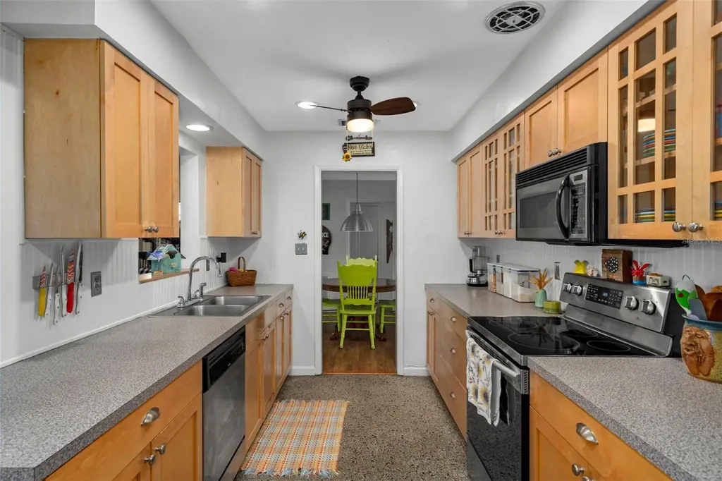 818 Wilkie Street Dunedin FL 34698