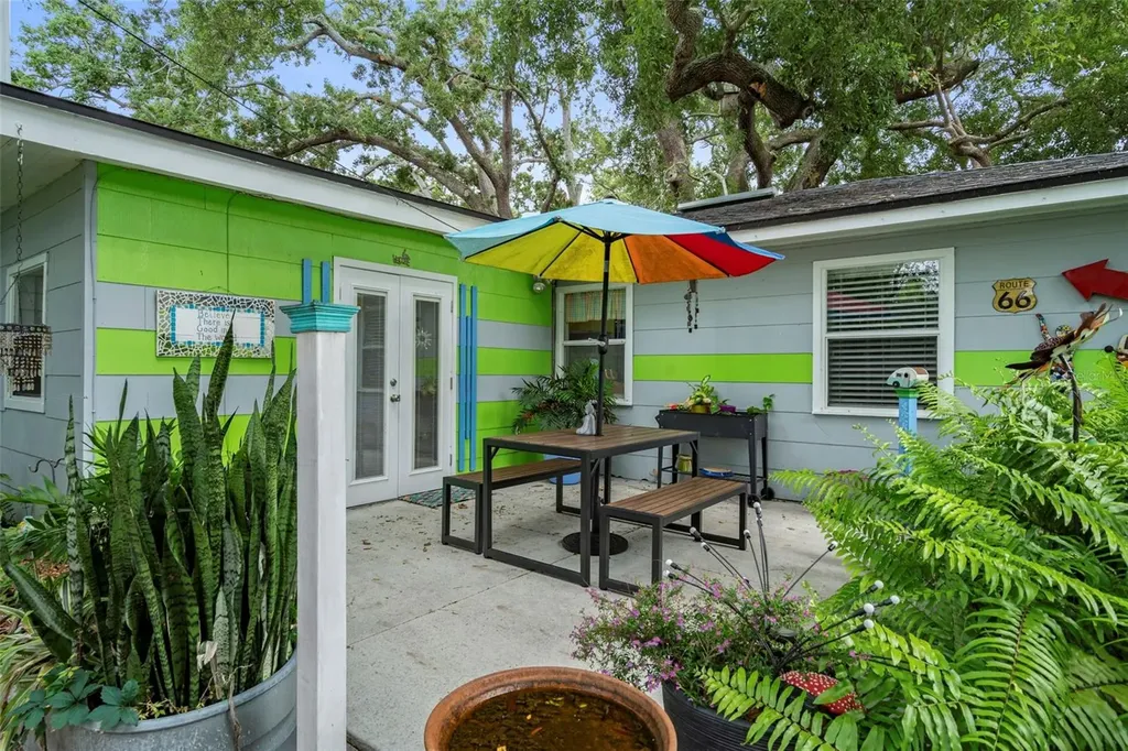 818 Wilkie Street Dunedin FL 34698
