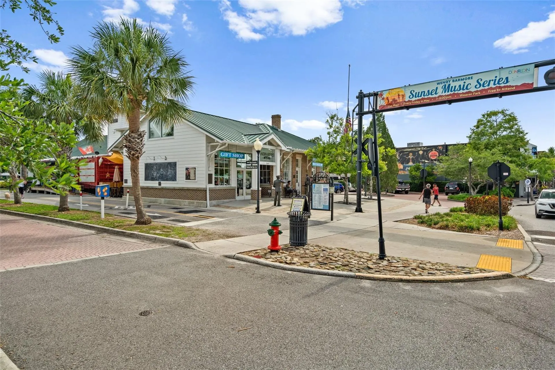 818 Wilkie Street Dunedin FL 34698