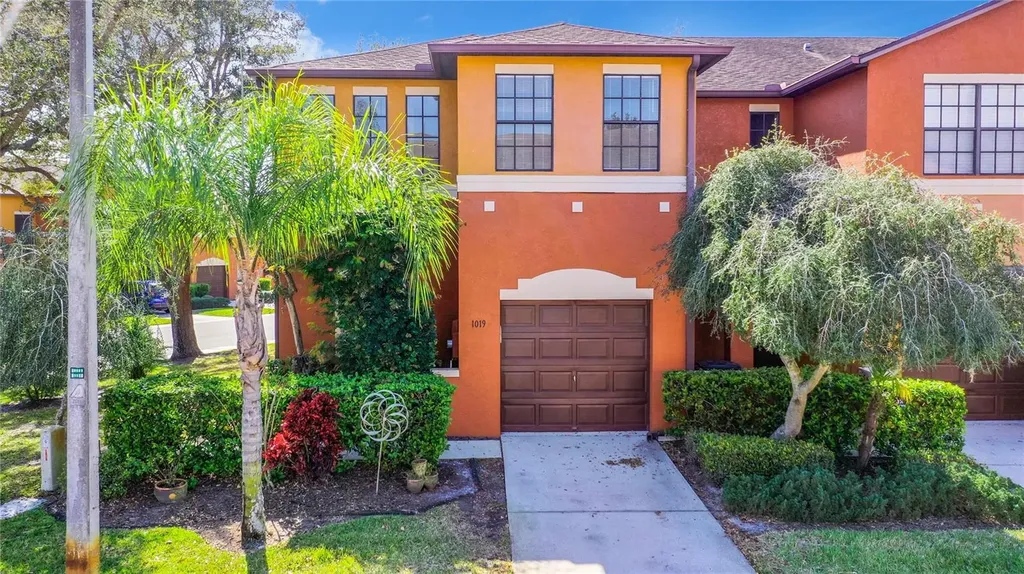 1019 Blackwater Wesley Chapel FL 33543