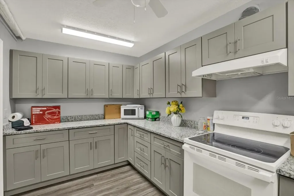 1204 11th Circle SE Largo FL 33771