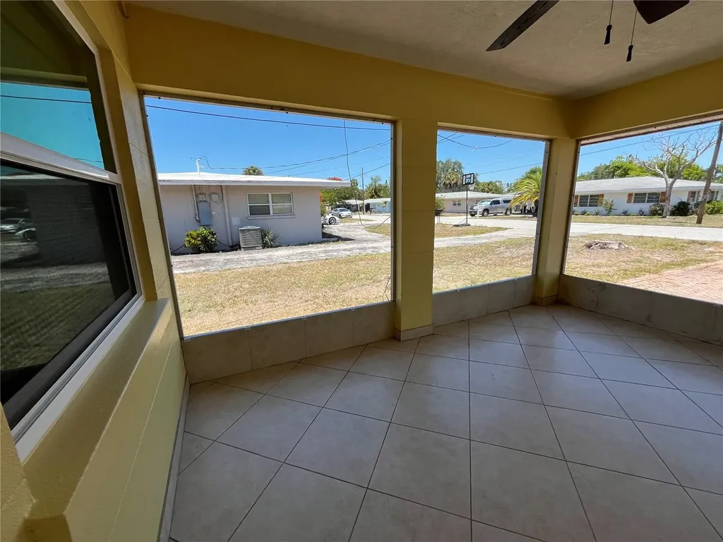 2154 Inner Cass Circle Sarasota FL 34231