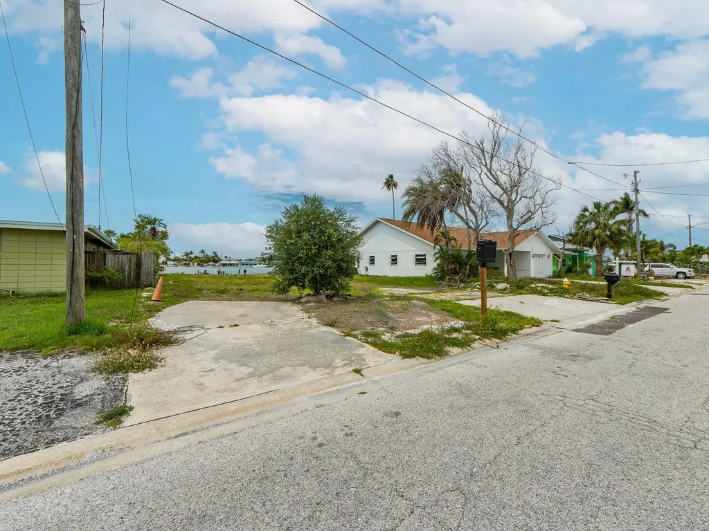 813 Bay Point Drive Madeira Beach FL 33708