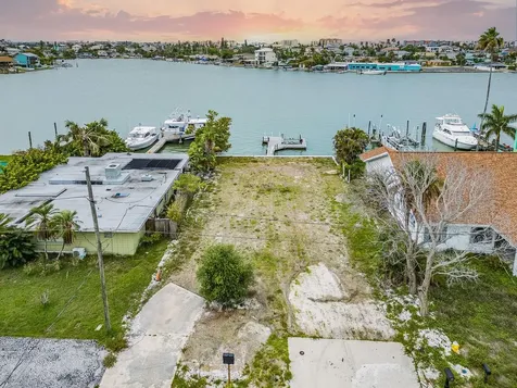 813 Bay Point Drive Madeira Beach FL 33708