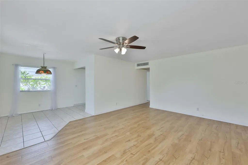 1811 Bedford Lane Sun City Center FL 33573