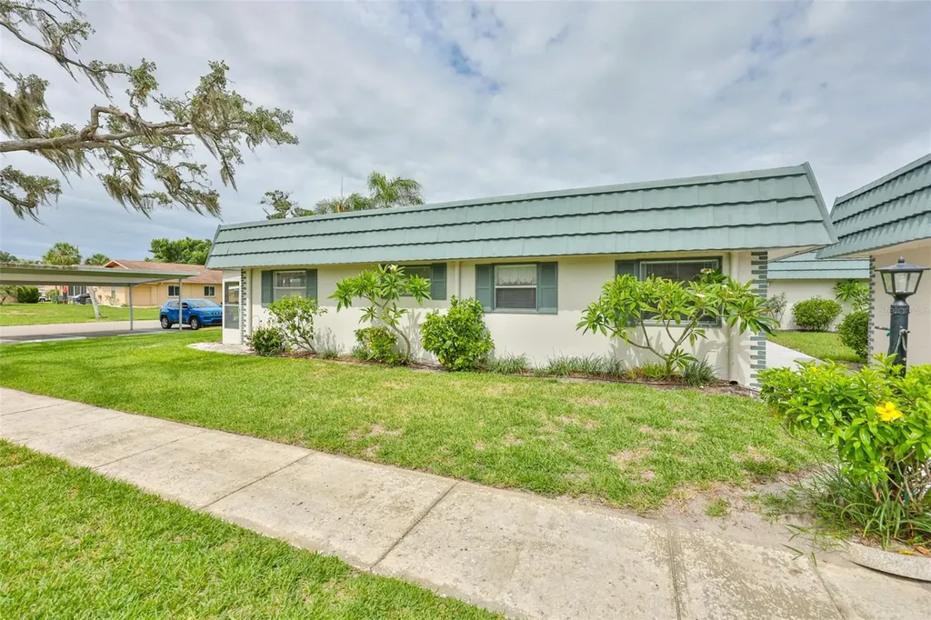1811 Bedford Lane Sun City Center FL 33573