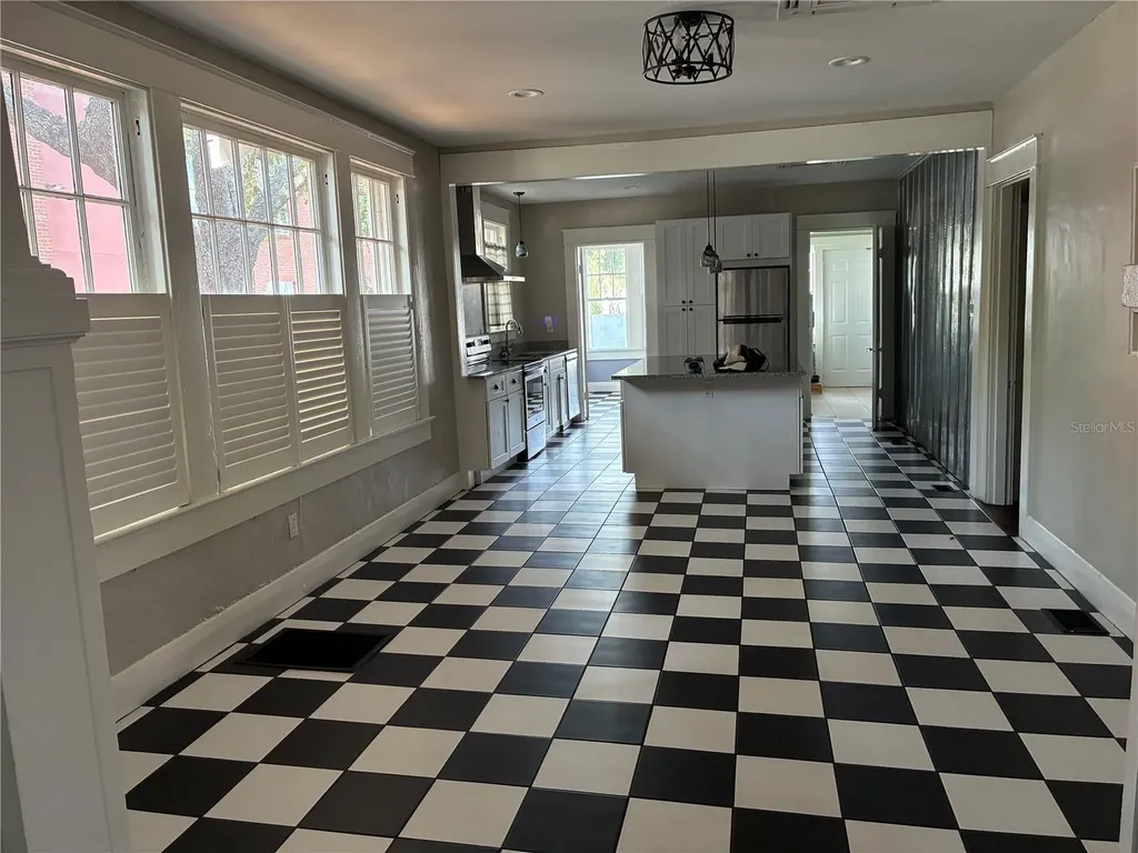 611 S Willow Avenue Tampa FL 33606