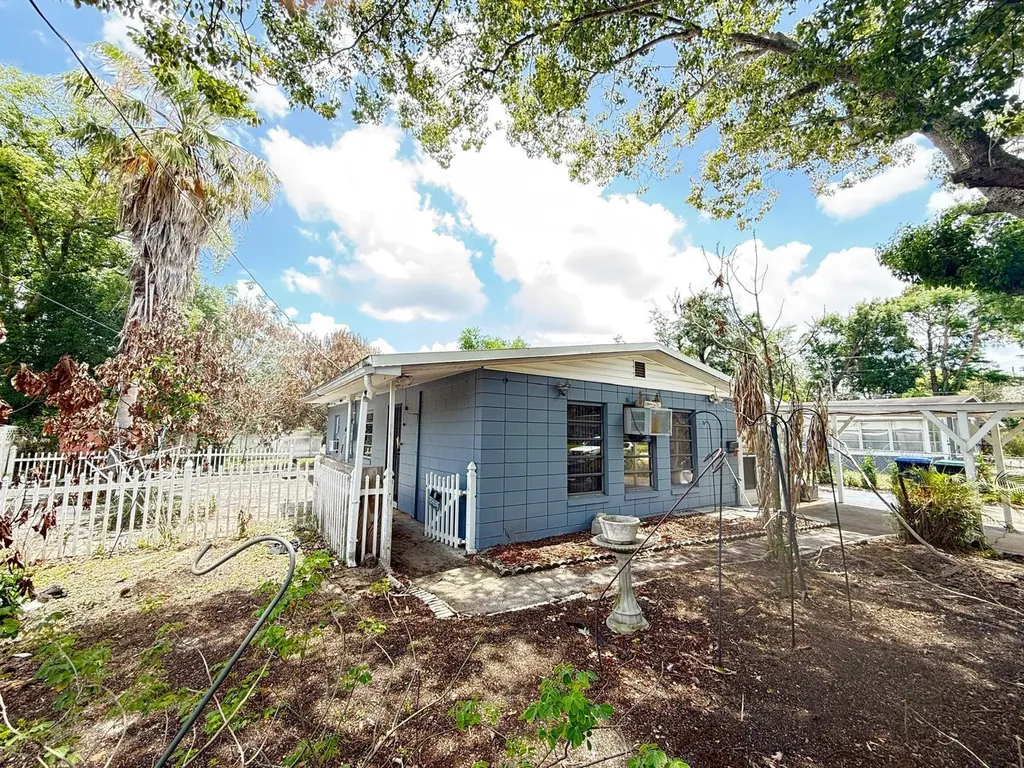 311 N Lancelot Avenue Orlando FL 32835