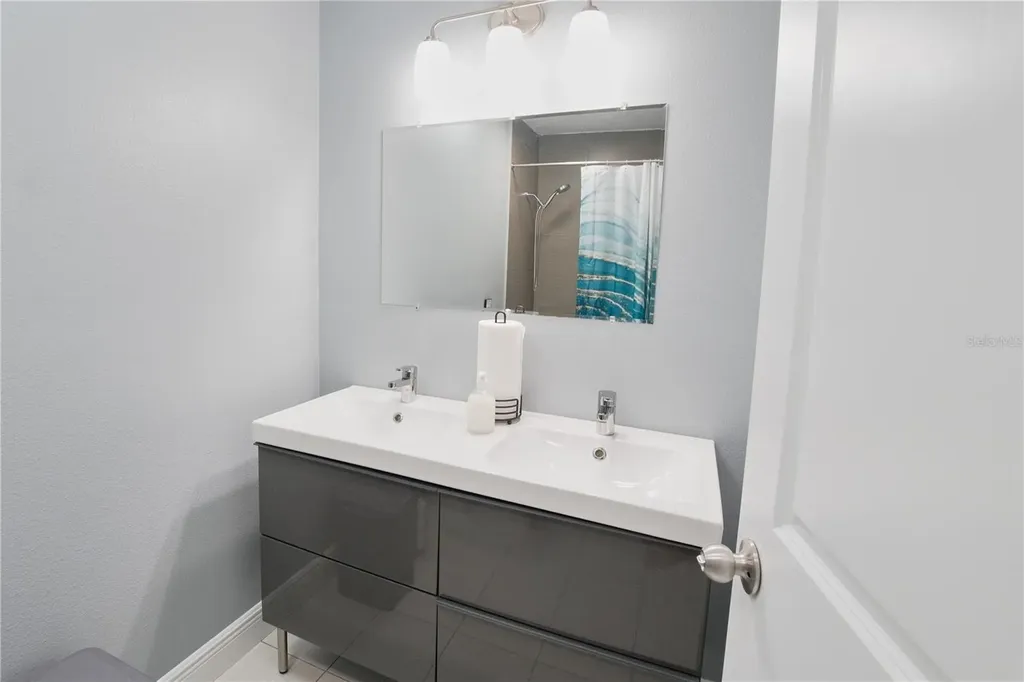 5417 Pitch Pine Drive Orlando FL 32819