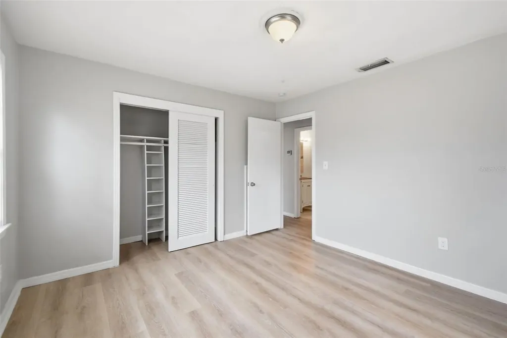 2817 Hawthorne Street Sarasota FL 34239