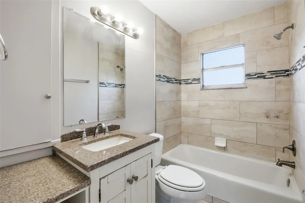 2817 Hawthorne Street Sarasota FL 34239