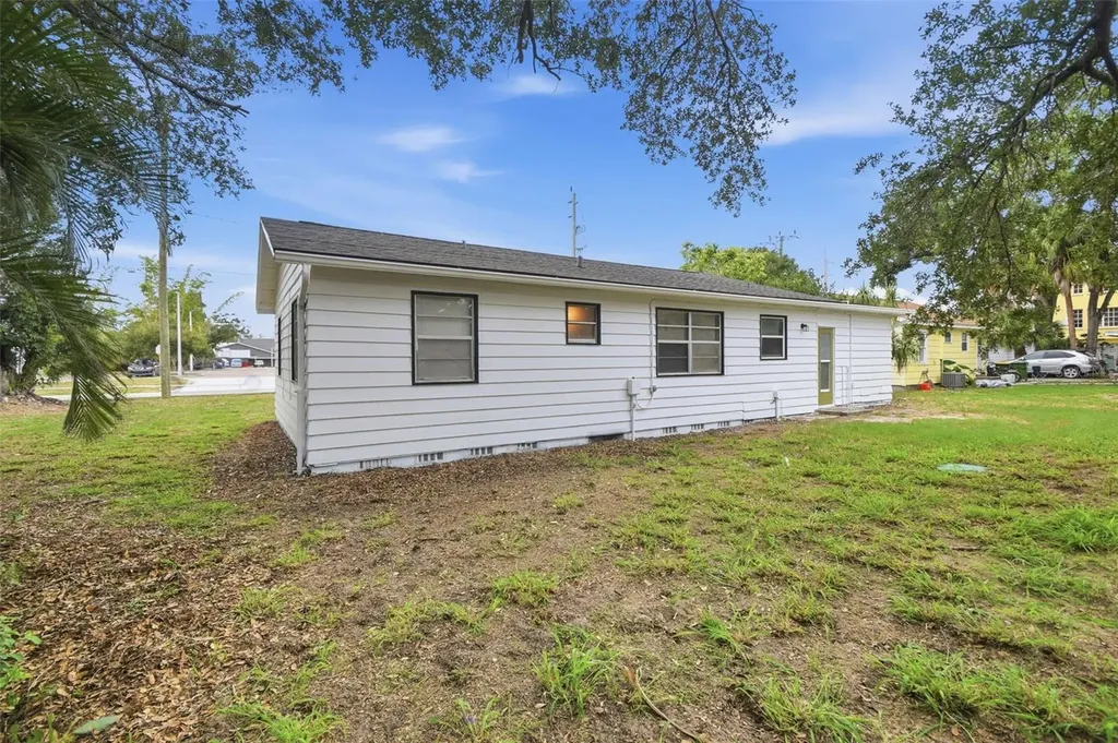 2817 Hawthorne Street Sarasota FL 34239